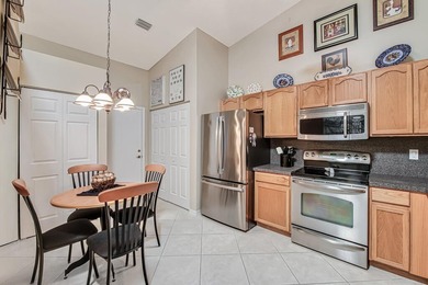 Warm and inviting villa in desirable Bridgeport Cove in the 55+ - photo 18