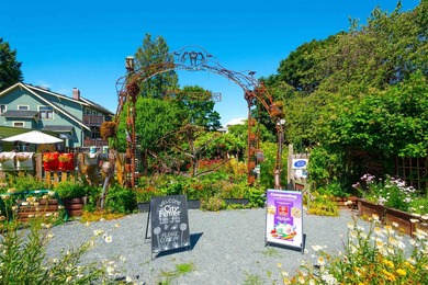 Welcome to this beautifully updated south-facing 1-bedroom home - photo 20