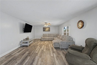 Welcome to this beautifully maintained one-owner pool home - photo 20
