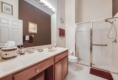 Warm and inviting villa in desirable Bridgeport Cove in the 55+ - photo 26
