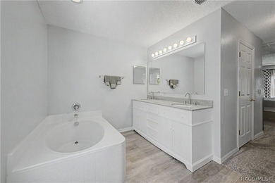 Welcome to this beautifully maintained one-owner pool home - photo 32