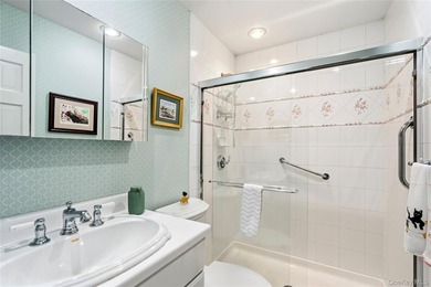 Welcome home to Birdwatch, a beautifully updated four-bedroom - photo 13