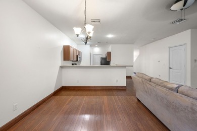 This River Oaks townhome has over 1,900 feet of living area! - photo 13