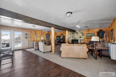 The Davis Lodge at Loafer Creek Falls lies just below Clifton - photo 13