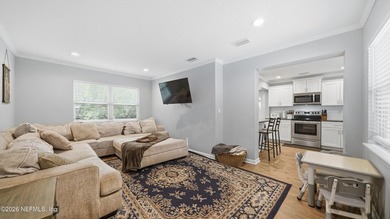 Welcome to this beautifully renovated 4-bedroom, 3-bathroom - photo 18