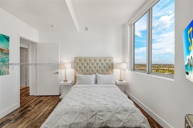 PENTHOUSE UNIT -  & SHORT TERM RENTAL FRIENDLY! Situated in the - photo 20