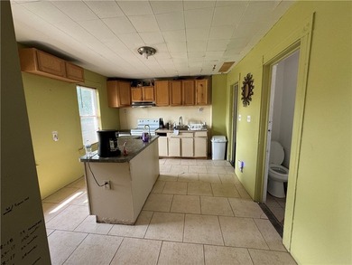 Welcome to 604 Upper Falls Blvd! This home offers two completely - photo 21