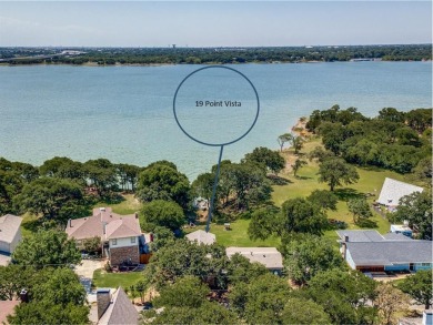 This lakefront home could be just what you've been looking for! - Lake Home For Sale in Hickory Creek, Texas