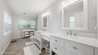 Welcome to this beautifully renovated 4-bedroom, 3-bathroom - photo 22