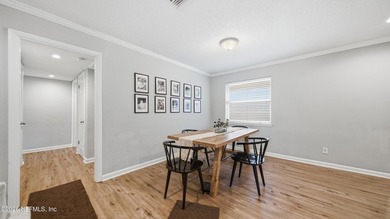 Welcome to this beautifully renovated 4-bedroom, 3-bathroom - photo 27