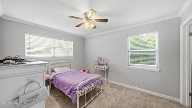 Welcome to this beautifully renovated 4-bedroom, 3-bathroom - photo 30