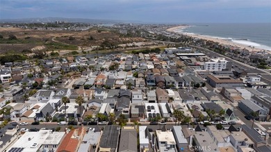 This meticulously maintained 4-bedroom, 2-bath Newport Shores - photo 34