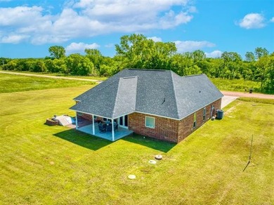 Seller is Motivated Welcome to this beautiful, single-family - photo 34