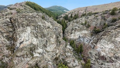 The Davis Lodge at Loafer Creek Falls lies just below Clifton - photo 34