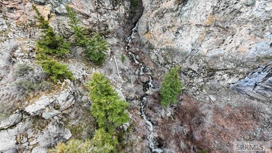 The Davis Lodge at Loafer Creek Falls lies just below Clifton - photo 35