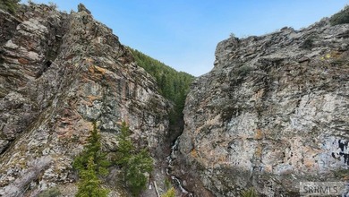 The Davis Lodge at Loafer Creek Falls lies just below Clifton - photo 41