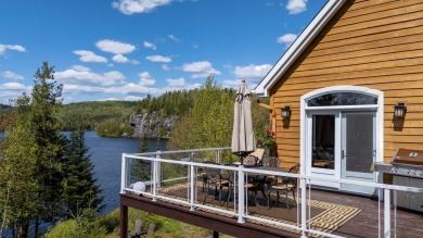 Lake Home For Sale in Saint-Adolphe-d'Howard,