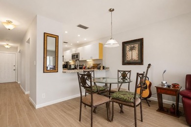 Beautifully renovated lakefront corner first-floor condo - photo 11