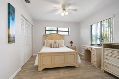 Beautifully renovated lakefront corner first-floor condo - photo 13