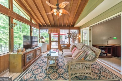 Welcome to exceptional golf course living in sought-after - photo 4