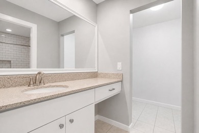 Beautifully renovated lakefront corner first-floor condo - photo 19