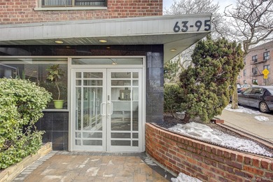 STUDIO + 1 BATH Oversized Corner Floor Plan w/ EIK and Sep - photo 23