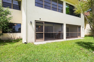 Beautifully renovated lakefront corner first-floor condo - photo 23