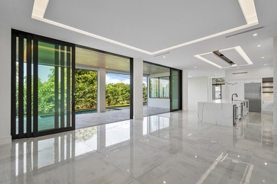 Built by Marc Julien and completed in 2021, this modern - photo 4