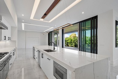 Built by Marc Julien and completed in 2021, this modern - photo 8