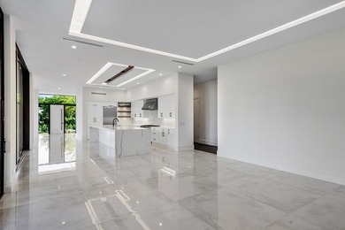 Built by Marc Julien and completed in 2021, this modern - photo 9
