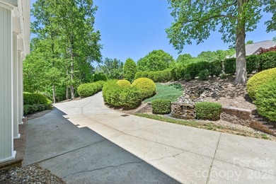 Welcome to this beautifully maintained, move-in ready home - photo 5