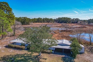 Beautifully remodeled lakefront 3-bedroom 2 bathroom home with - photo 29