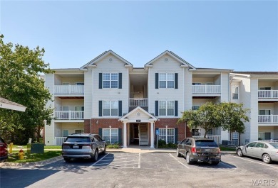 Lake Condo For Sale in Saint Louis, Missouri