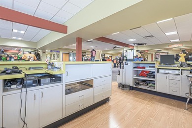 Premier 43,000 SF commercial showroom property situated on 2.58 - photo 19