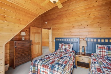 Tranquility, breathtaking lake views, privacy, and Northwoods - photo 28