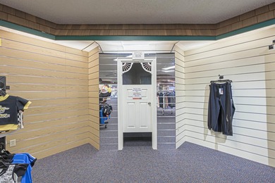 Premier 43,000 SF commercial showroom property situated on 2.58 - photo 41