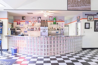 Premier 43,000 SF commercial showroom property situated on 2.58 - photo 44