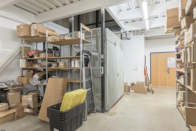 Premier 43,000 SF commercial showroom property situated on 2.58 - photo 50