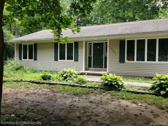 (private lake) Home Sale Pending in Adrian Michigan
