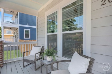 You don't have to live in the 'burbs to have it all. If you've - photo 4