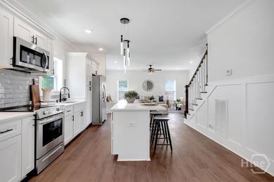 You don't have to live in the 'burbs to have it all. If you've - photo 8