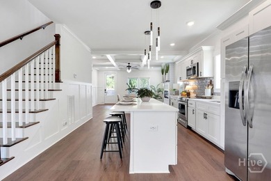 You don't have to live in the 'burbs to have it all. If you've - photo 10
