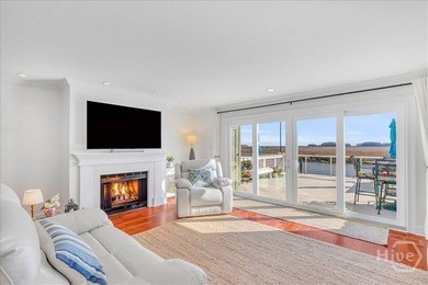 DEEP WATER - BOATER'S PARADISE - BEAUTIFULLY RENOVATED - photo 4