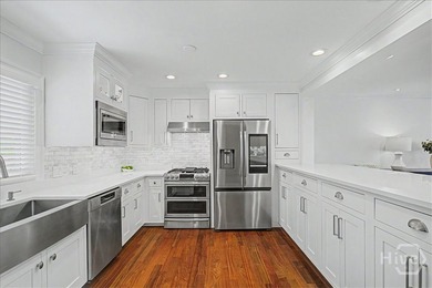 DEEP WATER - BOATER'S PARADISE - BEAUTIFULLY RENOVATED - photo 6