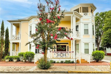 Experience the best of downtown Savannah living in this charming - photo 2