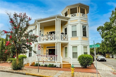 Experience the best of downtown Savannah living in this charming - photo 3