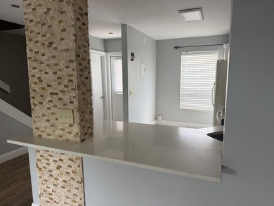 beatifull townhouse 2 bedrooms 2 bathrooms 1 half bathroom - photo 11