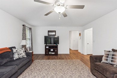 Welcome to the desirable Lake Waynoka Community. This beautiful - photo 12