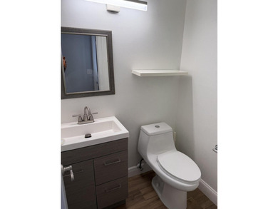 beatifull townhouse 2 bedrooms 2 bathrooms 1 half bathroom - photo 13