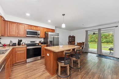 Welcome to the desirable Lake Waynoka Community. This beautiful - photo 17